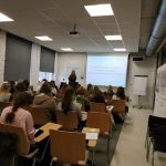 Uczniowie „Jedynki” na zajęciach na Uniwersytecie Szkoły Wyższej Psychologii Społecznej w Katowicach.