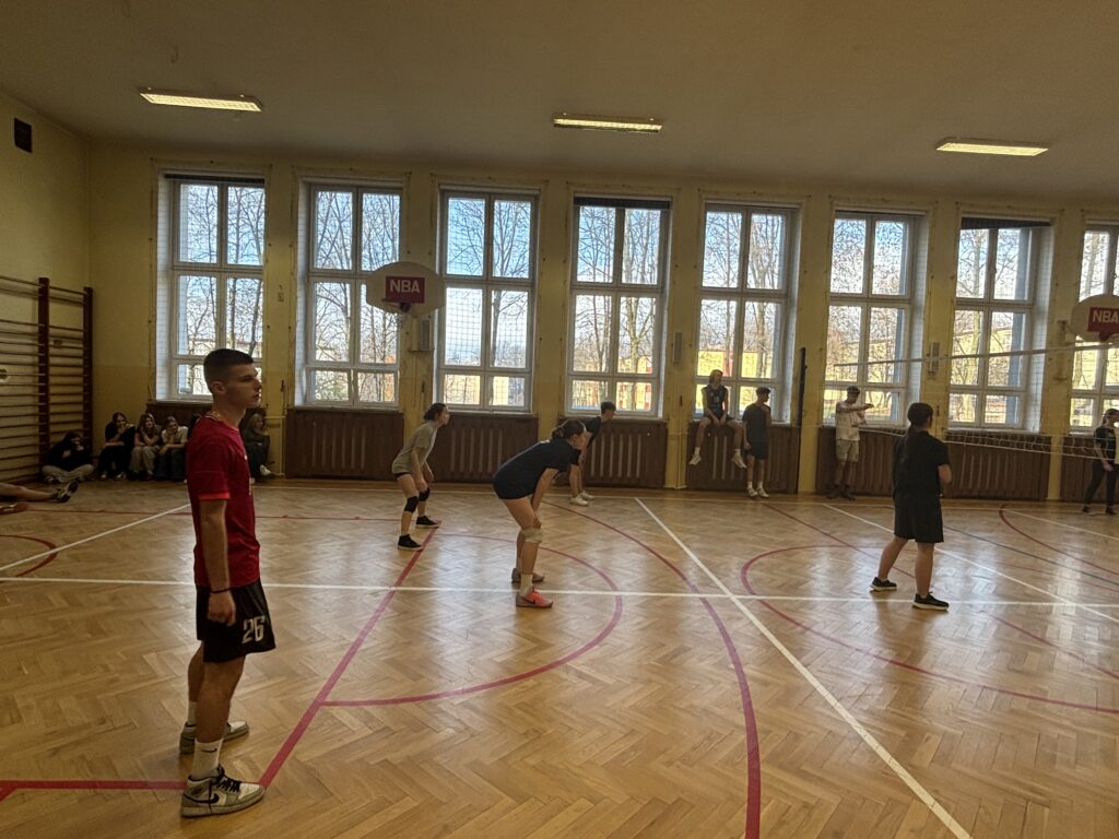 Świąteczny turniej siatkarski