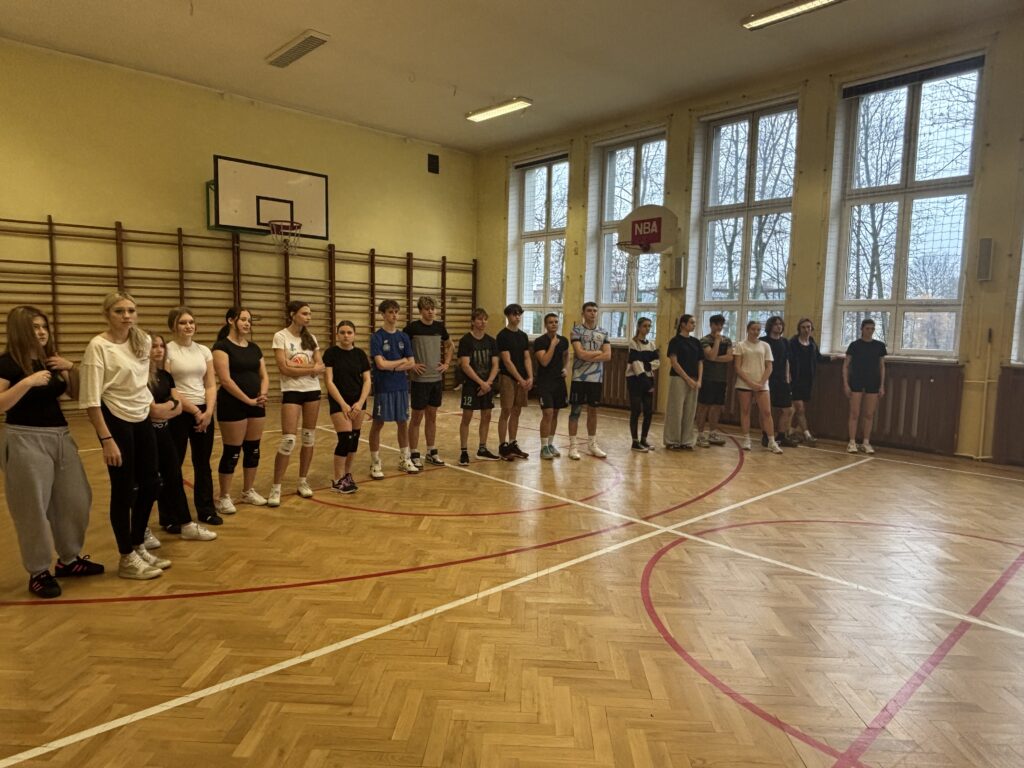 Świąteczny turniej siatkarski